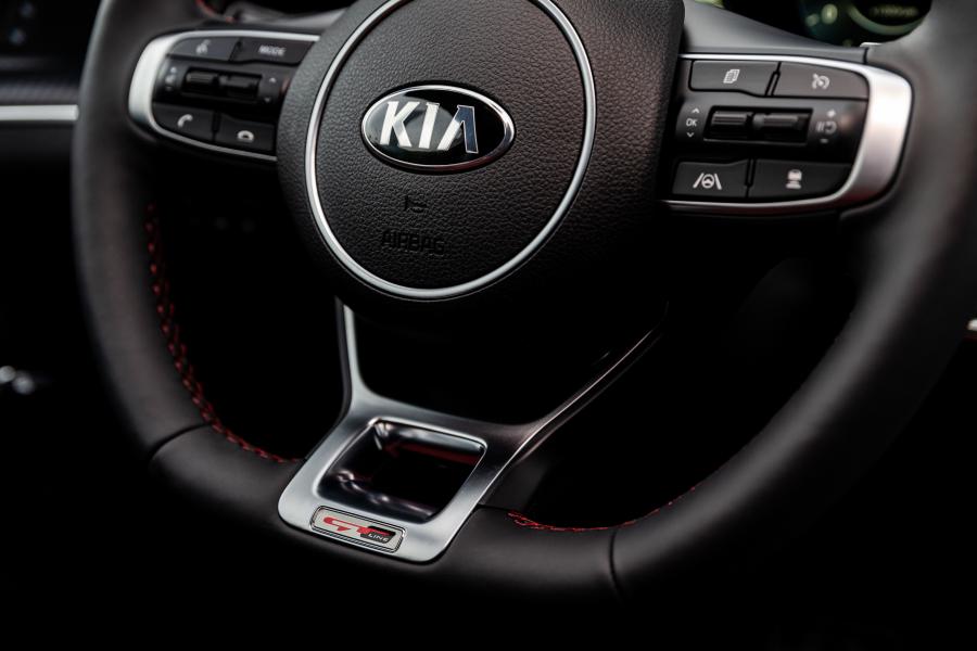 Детали интерьера Kia K5 GT-Line 2020 года  (CN) (фото 11 из 15)